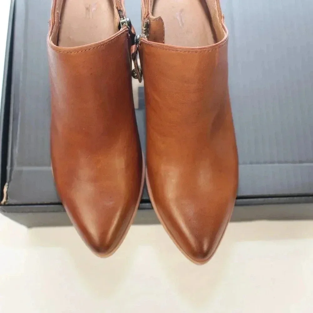 NWT FRYE SHOOTIE